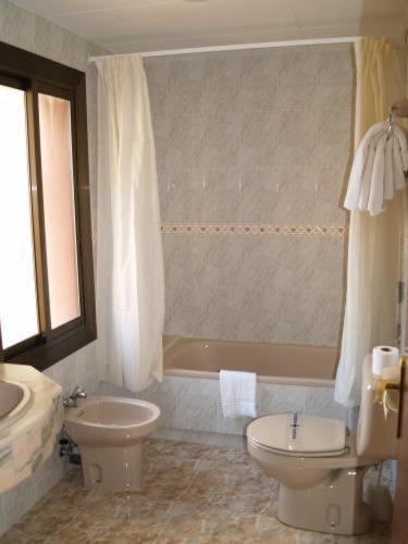 Hotel Hostal Del Sol Sant Feliu de Guíxols Luaran gambar