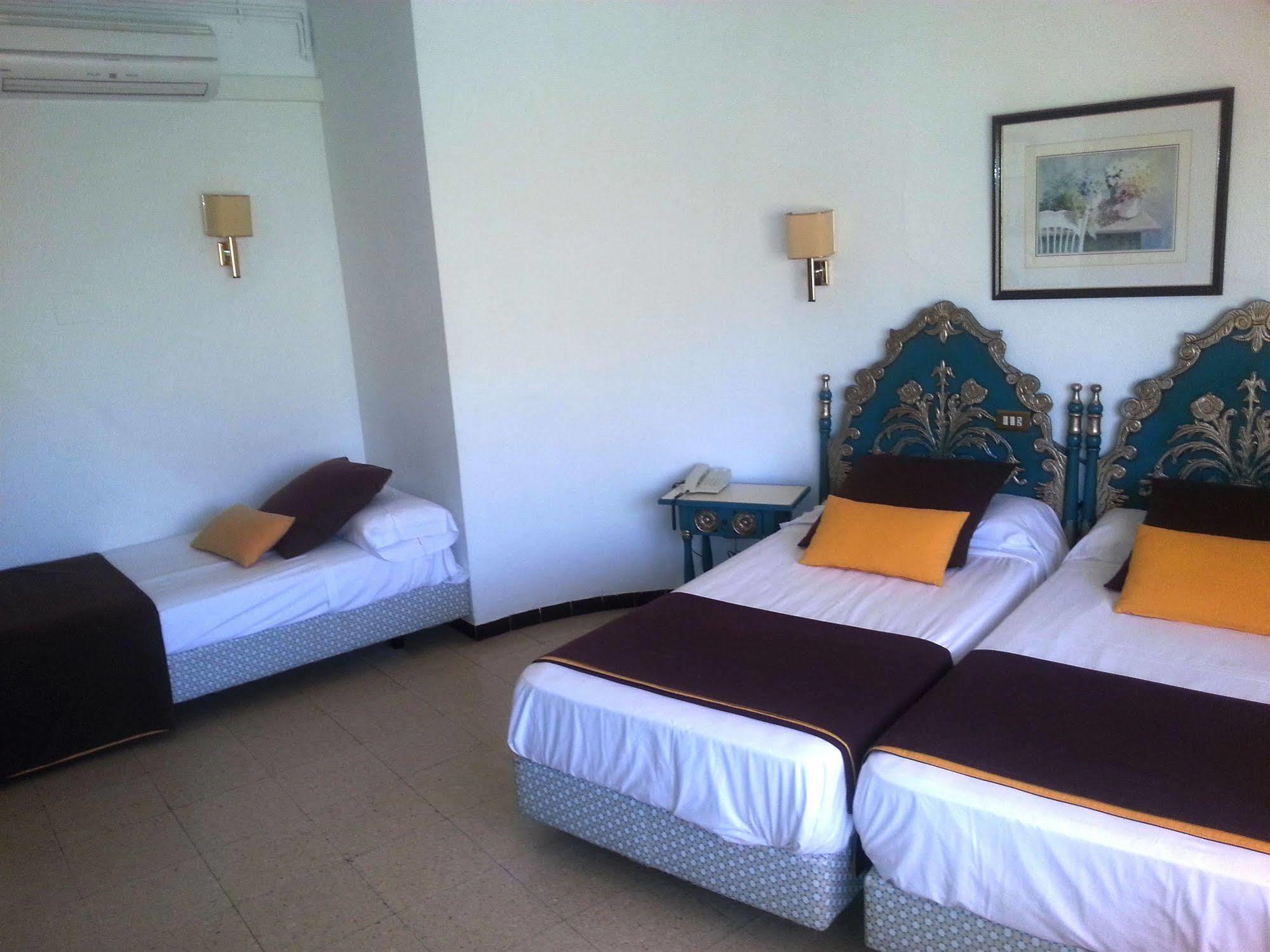 Hotel Hostal Del Sol Sant Feliu de Guíxols Luaran gambar