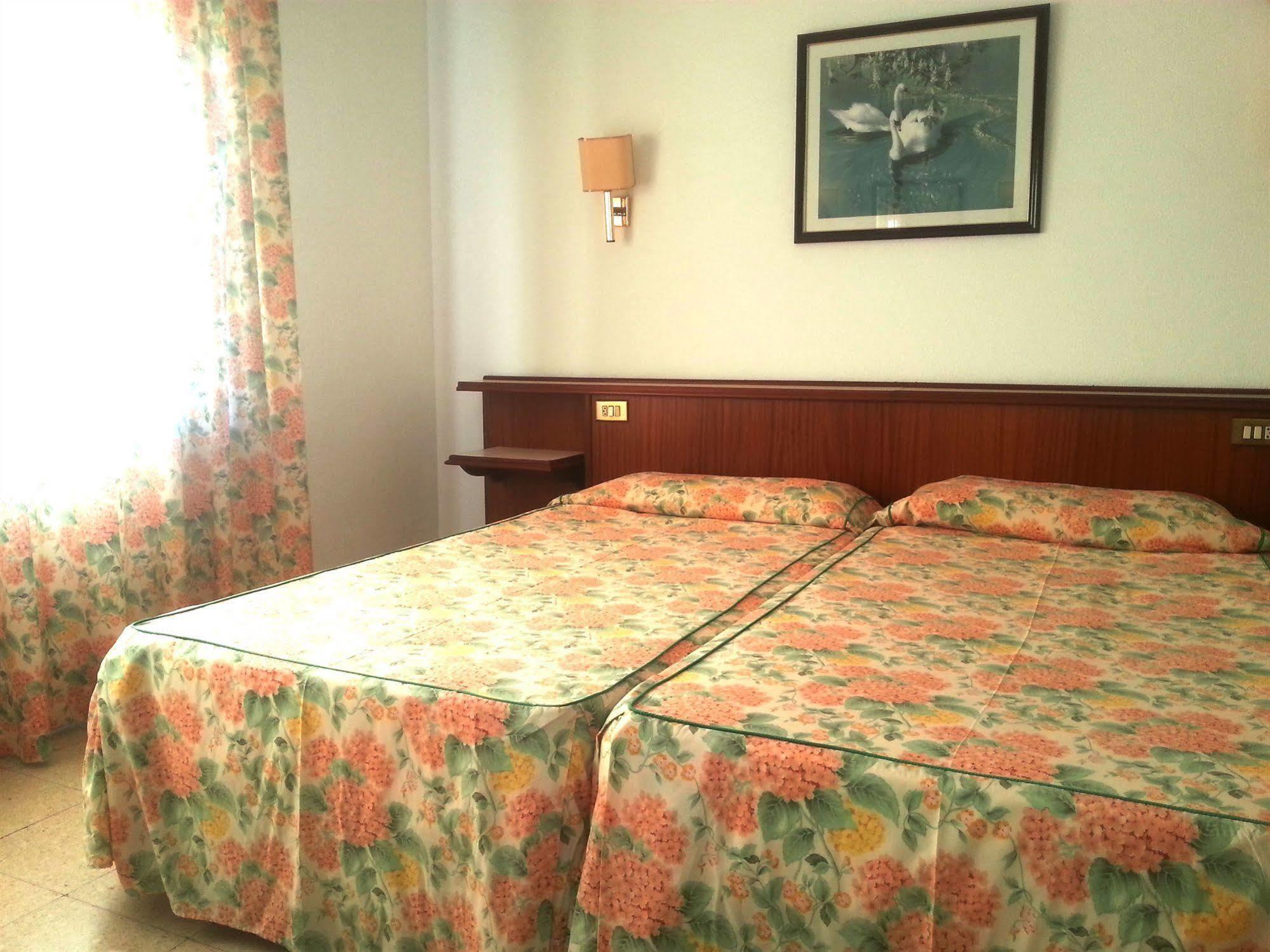 Hotel Hostal Del Sol Sant Feliu de Guíxols Luaran gambar
