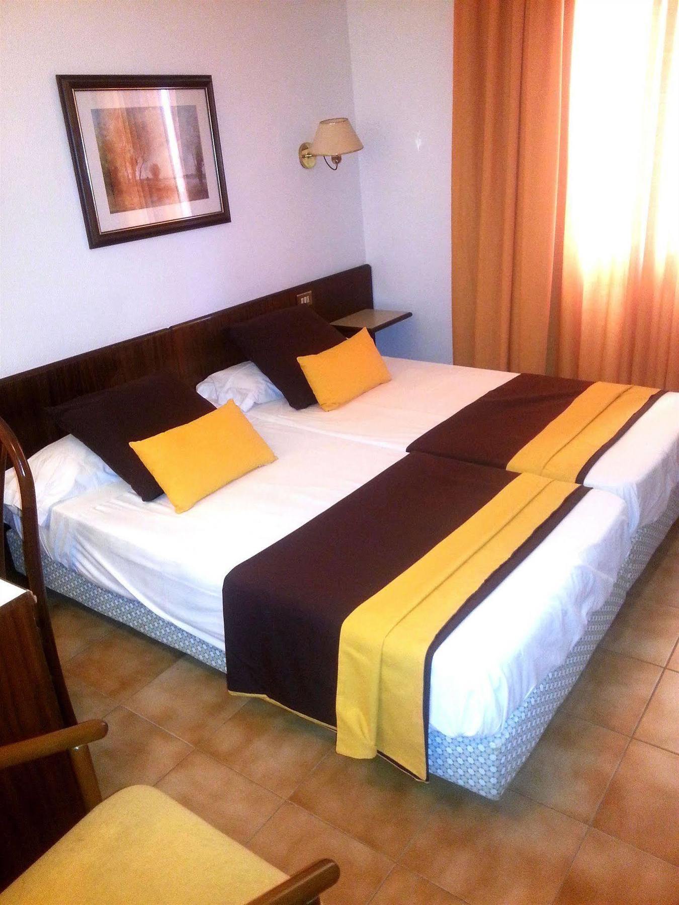 Hotel Hostal Del Sol Sant Feliu de Guíxols Luaran gambar